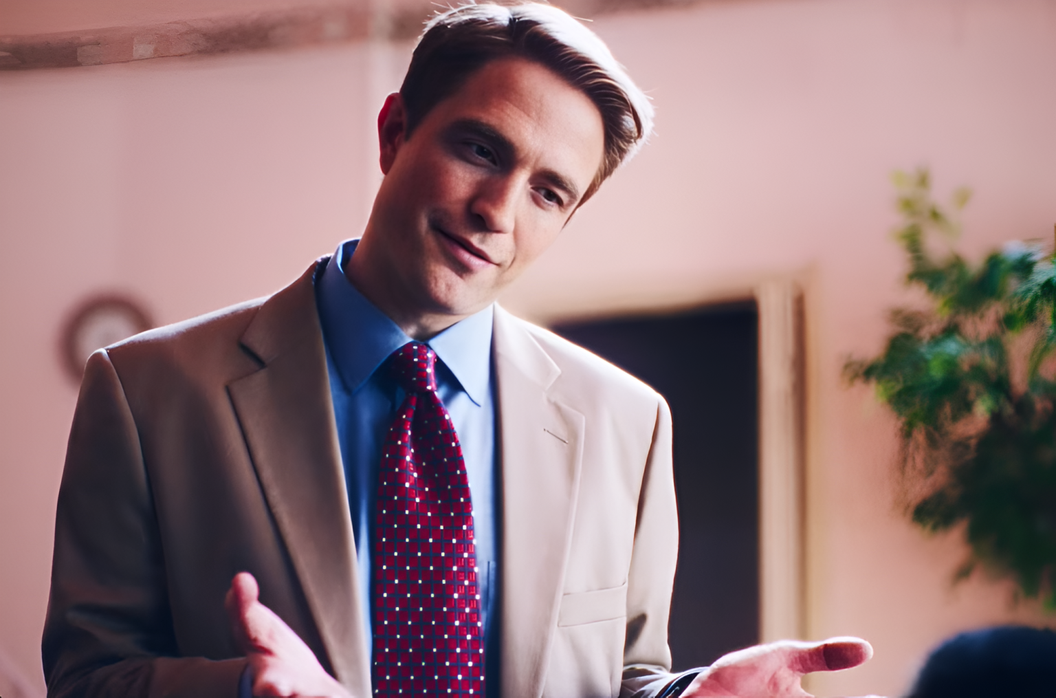 Robert Pattinson Transforms Into Chris Hansen in Primetime Trailer Robert Pattinson